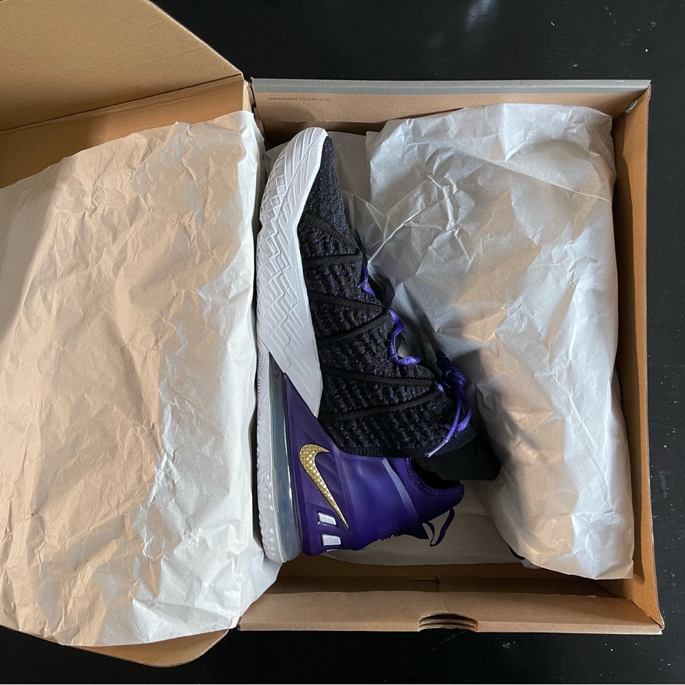 NIKE LeBron XVIII 18 “Lakers” Men’s Size 13 PREOWNED/ USED